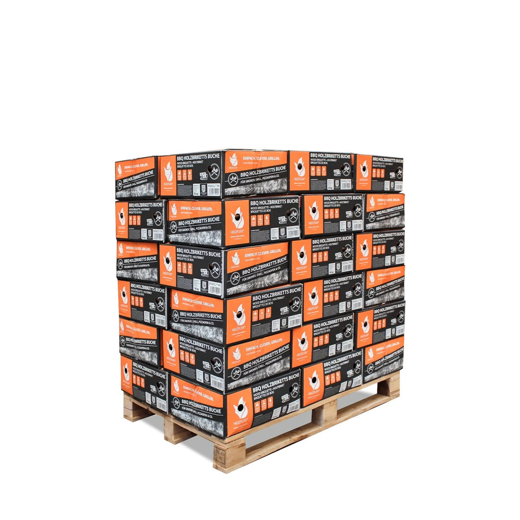Große Palette Heizfuxx BBQ Buchenholzbriketts, 18x 18kg Pakete, gestapelt, für Grill & Ofen.